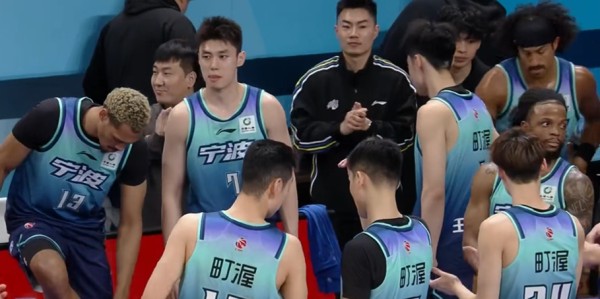 kaiyunsports-CBA疯狂一夜：上海战胜北京夺19连胜，广厦又输广东，排名变乱了